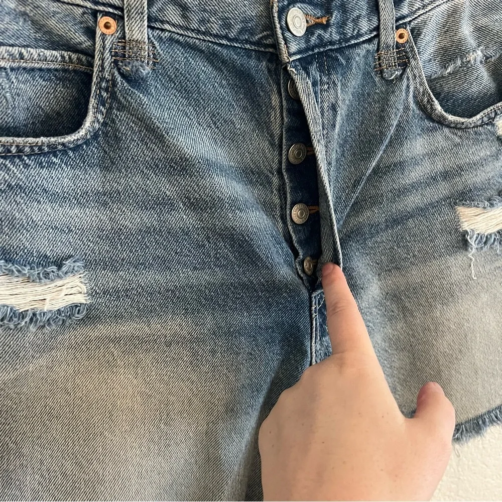 We The Free Denim Cut Off Distressed Shorts Size 31 - Picture 5 of 10